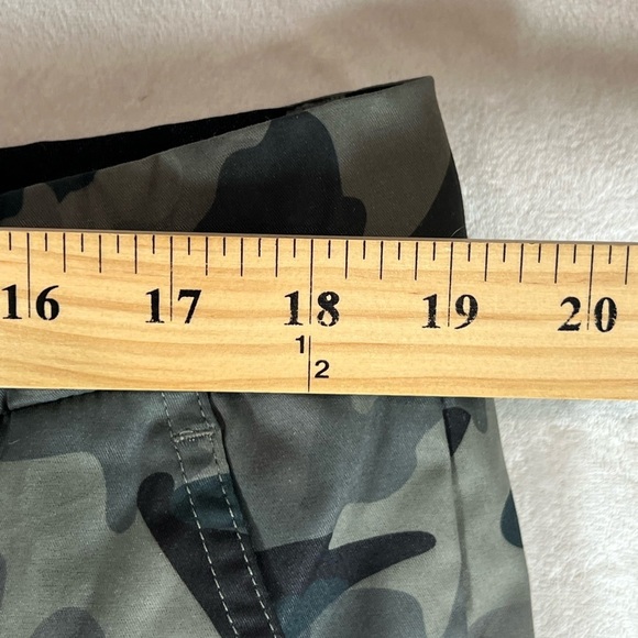 GoodGood 38W Camouflage Print Stretch Performance Golf Shorts - Picture 8 of 9